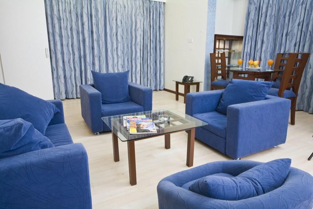 The President Hotel Shivajinagar Púna Kültér fotó