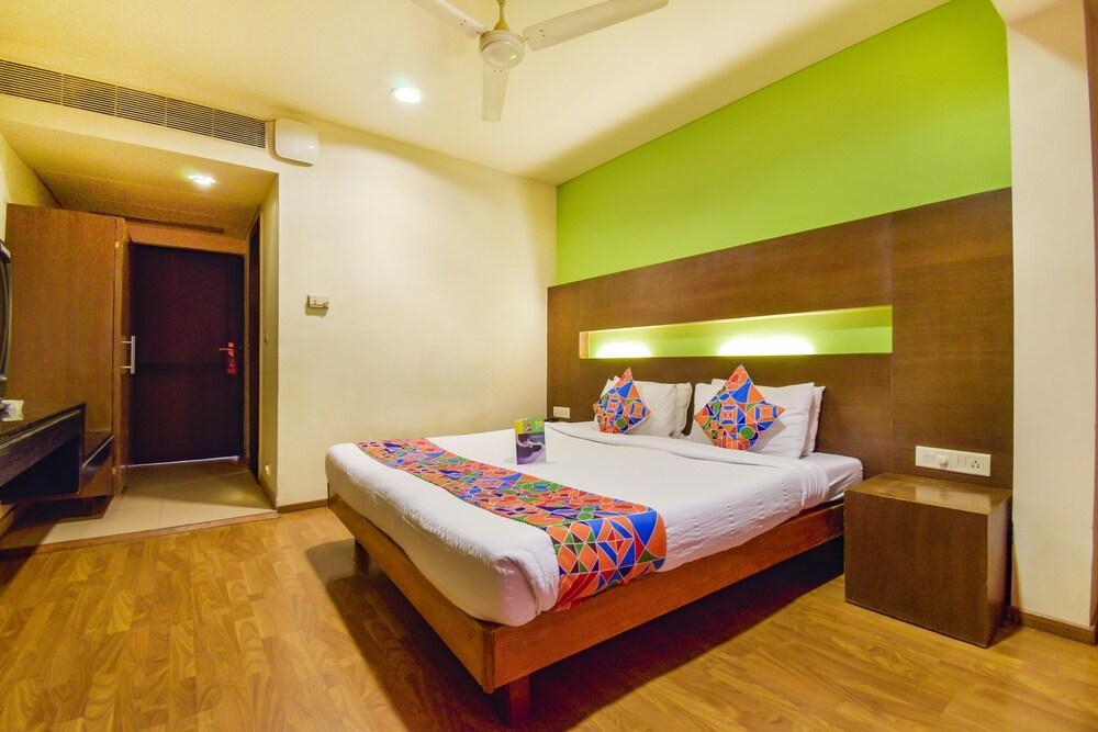 The President Hotel Shivajinagar Púna Kültér fotó