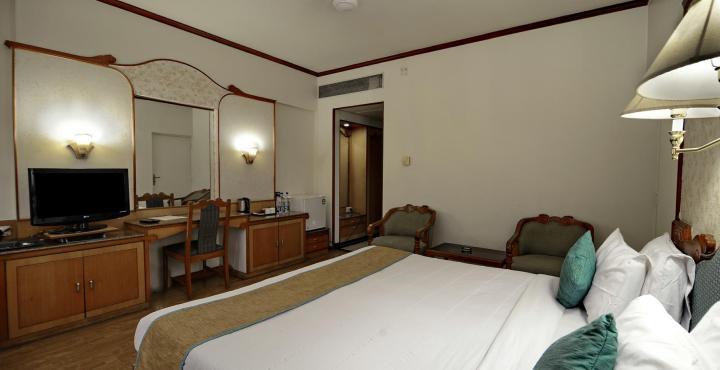 The President Hotel Shivajinagar Púna Kültér fotó