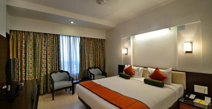 The President Hotel Shivajinagar Púna Kültér fotó