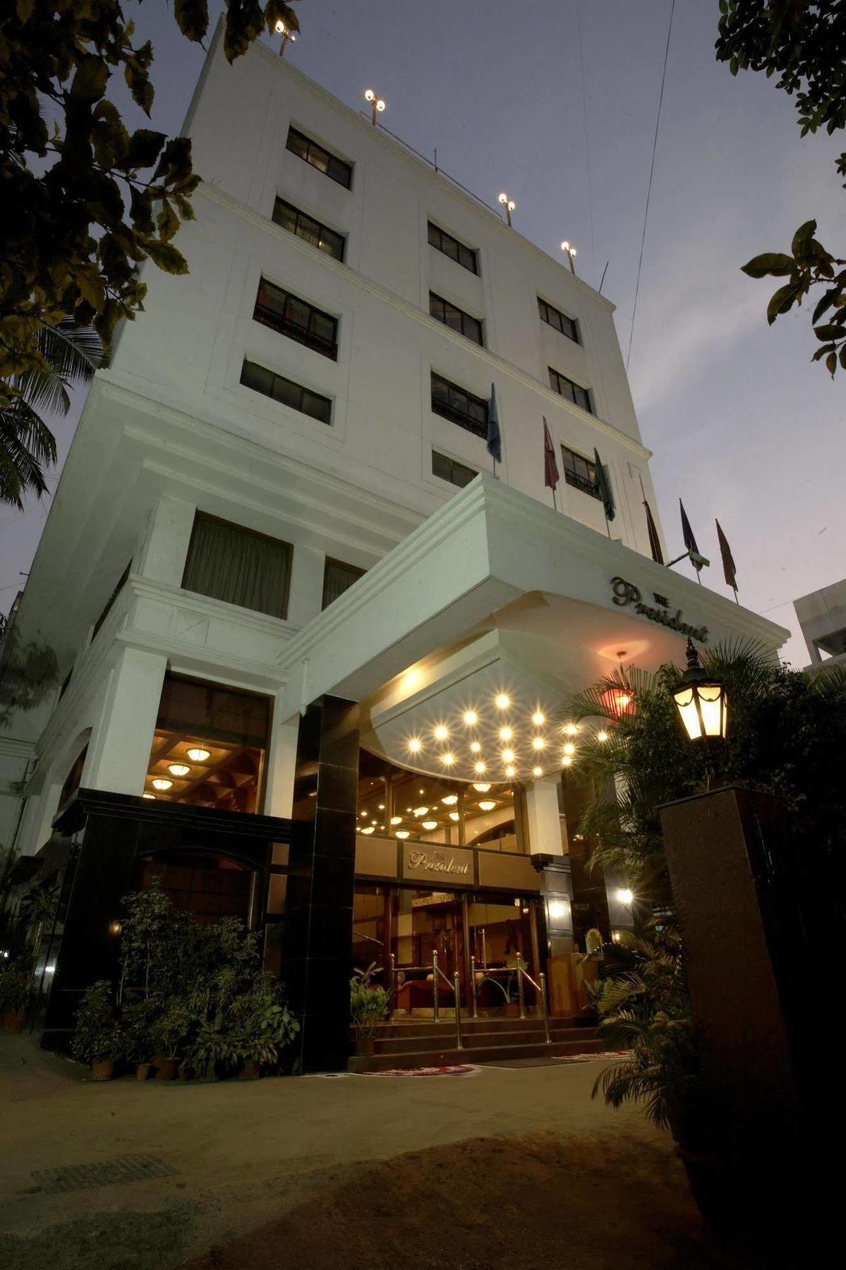 The President Hotel Shivajinagar Púna Kültér fotó