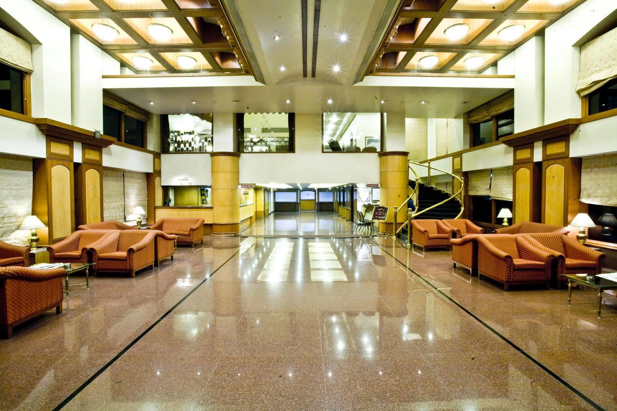 The President Hotel Shivajinagar Púna Kültér fotó